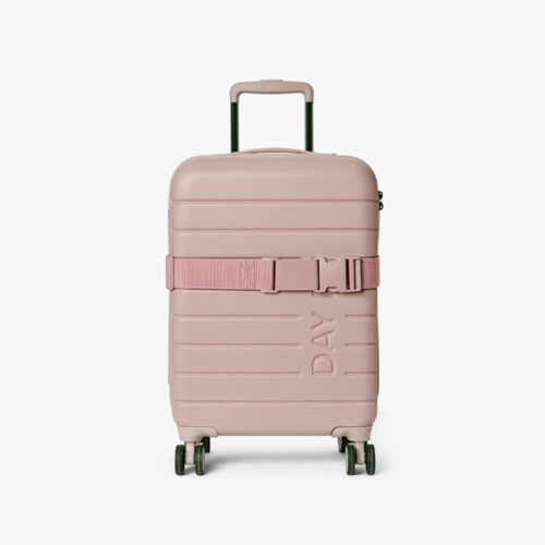 Bagagerem i rosa på en rosa resväska från DAY ET