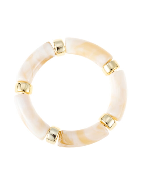 Armband Resin i beige marble med guldiga detaljer från By Jolima.