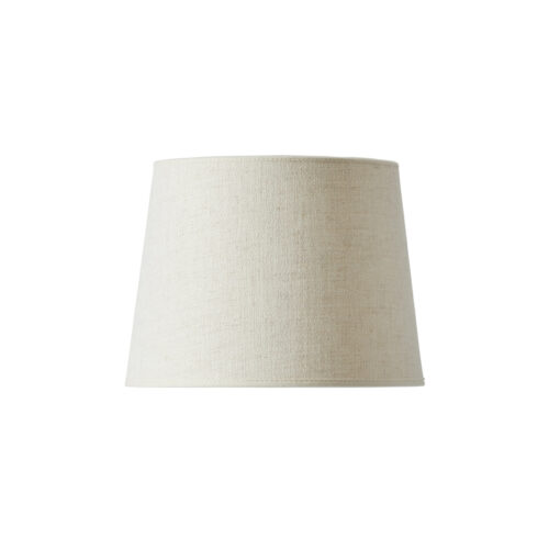 Rund lampskärm kallas Classic Round i naturell offwhite färg från Qvist Studios.