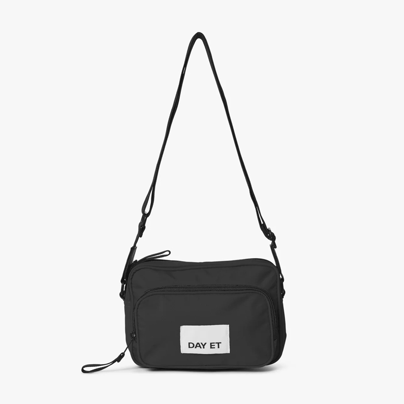 Crossbody-väska i svart nylon med flera fack från DAY ET.