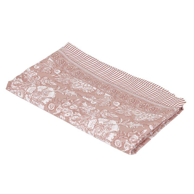 Mönstrad duk Sonia i färgen rosa på 145x300cm från Fondaco.