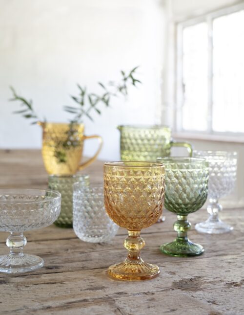 Glas Elly i olika färger och modeller från Wikholm form.