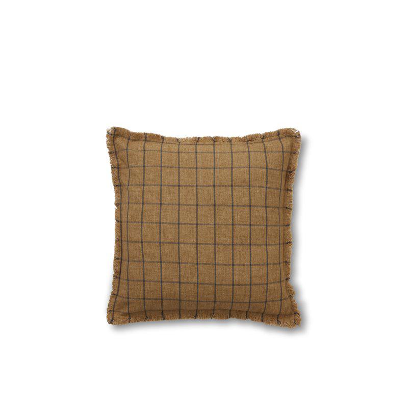 Rutigt kuddfodral Checks i färgen rost med fransar från Jakobsdals.