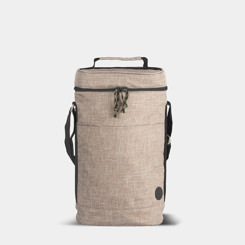 En beige kylväska ur serien City i hög modell.
